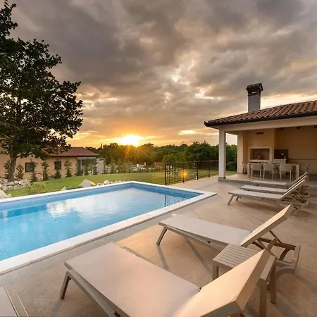 فيلة Casa Ole - *